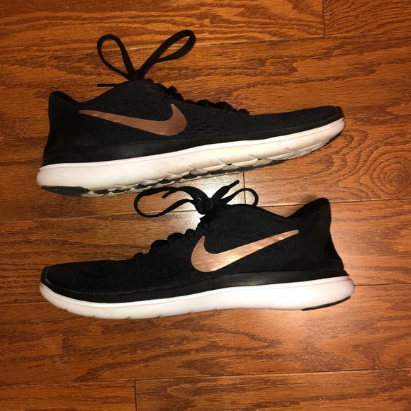 Nike Shoes - Nike flex run